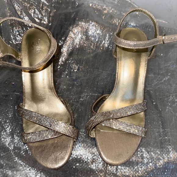 Elegant Gold Strappy Heels - Picture 1 of 5